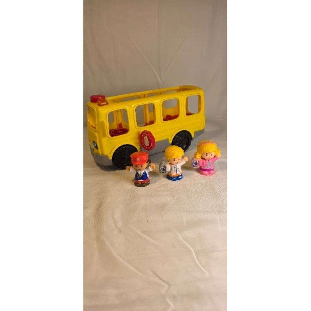Fisher-Price Little People Lil' Movers School Bus with 3 Figures Yellow Toy Bus